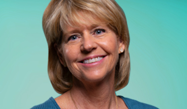 Headshot Photo of Ovarian Cancer Survivor Nancy 1